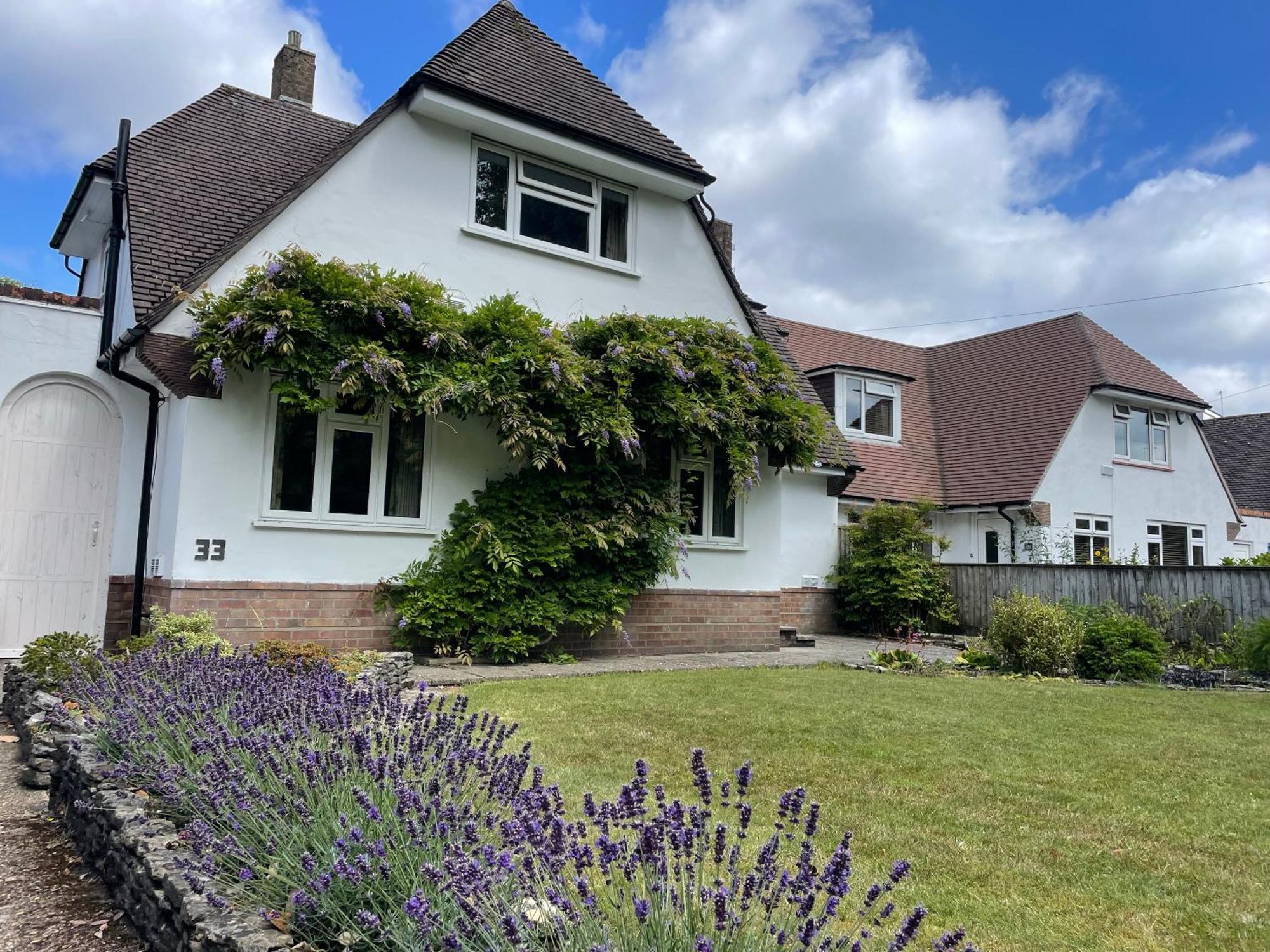 Charming Bournemouth House With Beautiful Spacious Gardens, 5 Min Drive To Beaches, Free Parking For 2-3 Cars Exterior photo
